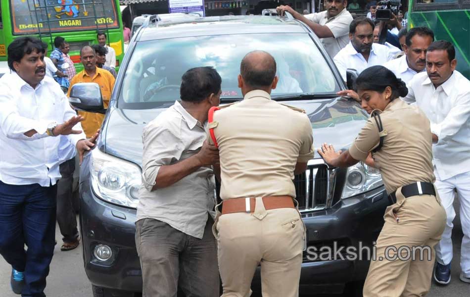 YSRCP leaders illegal arrests - Sakshi