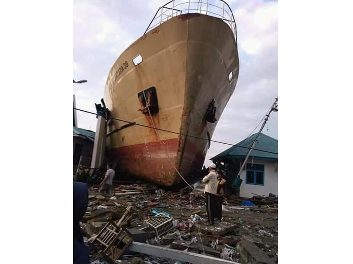 Earthquake and Tsunami in Indonesia Photo Gallery - Sakshi