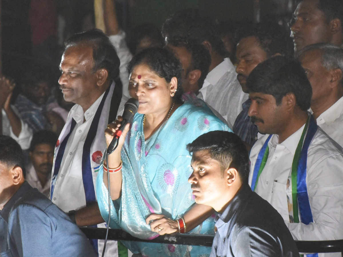 YS Vijayamma Election Campaign At Markapuram Photo Gallery - Sakshi
