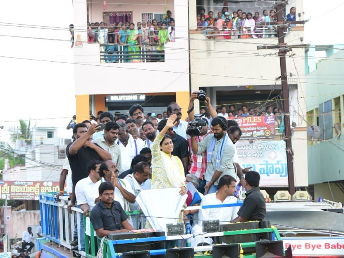YS Sharmila Sharmila Speech In Kaikaluru Public Meeting Photo Gallery - Sakshi