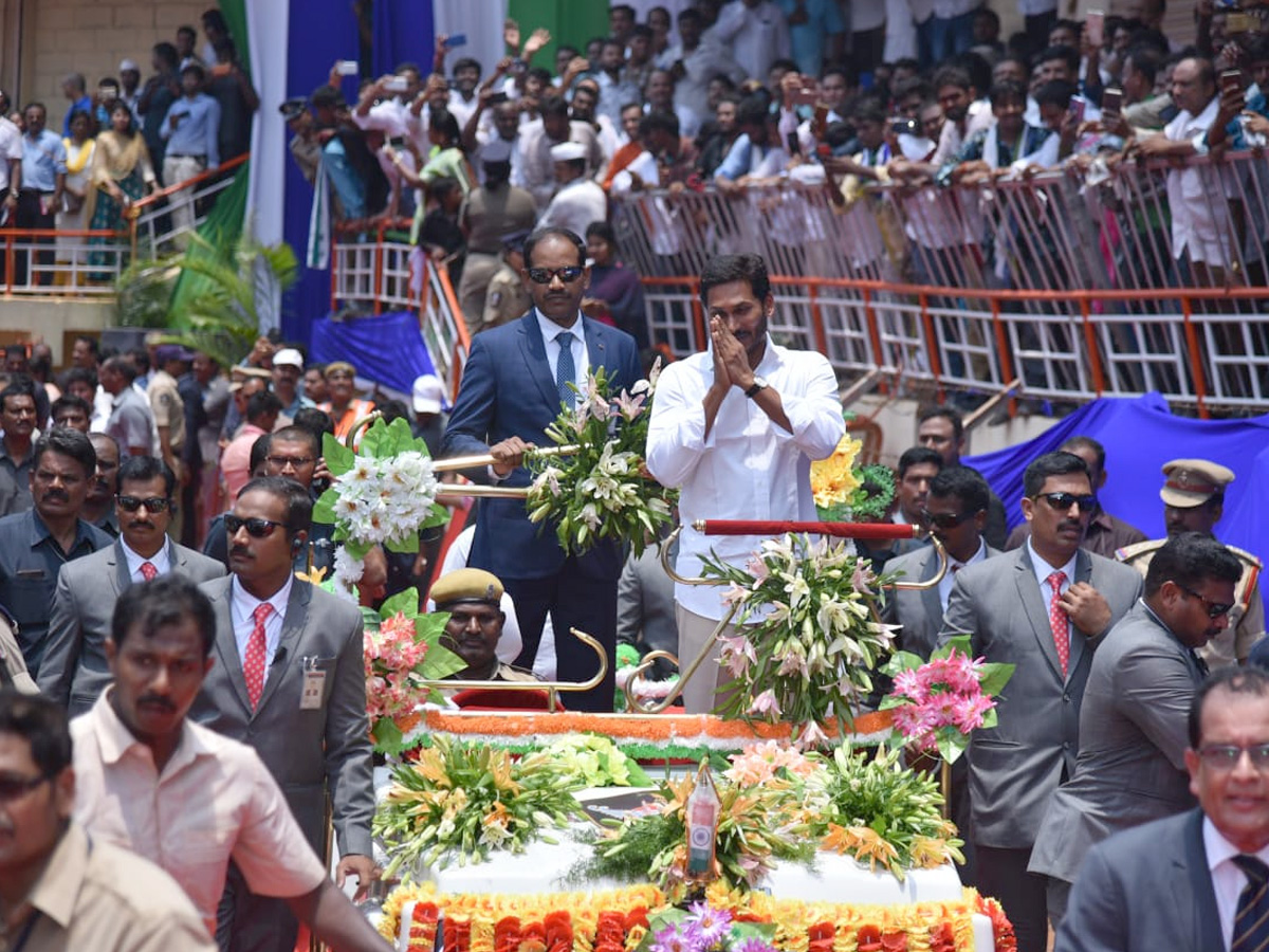 YS Jagan Mohan Reddy swearing-in ceremony Photo Gallery - Sakshi