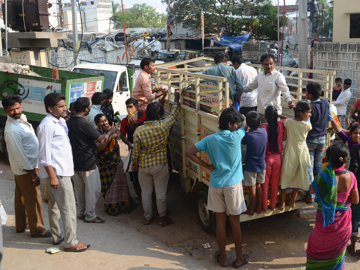 Lockdown in Hyderabad City Photo Gallery - Sakshi