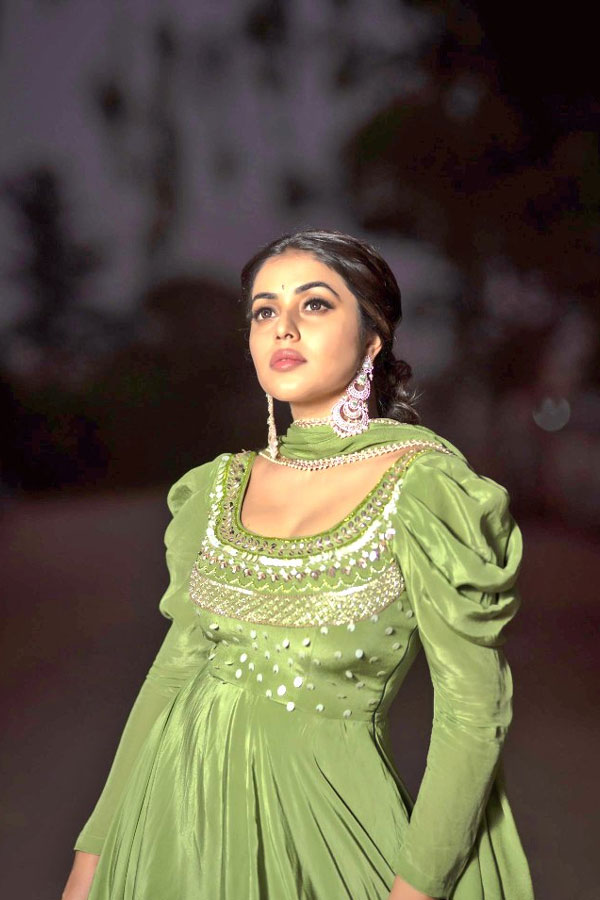 Actress Poorna Glamorous Photo Gallery - Sakshi