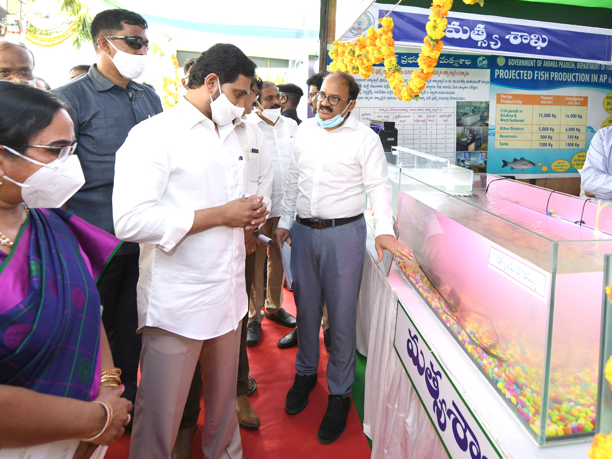 AP CM YS Jagan Raidurgam Tour: Rythu Bharosa Centre Inauguration Special Photos - Sakshi