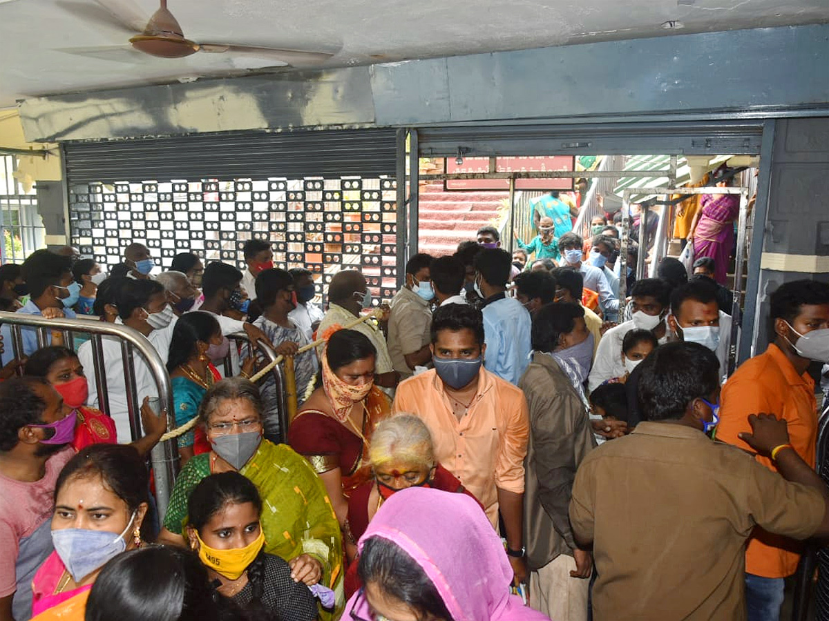 Sravana Sukravaram Celebrations in Vijayawada Kanaka Durga Temple Photo Gallery - Sakshi