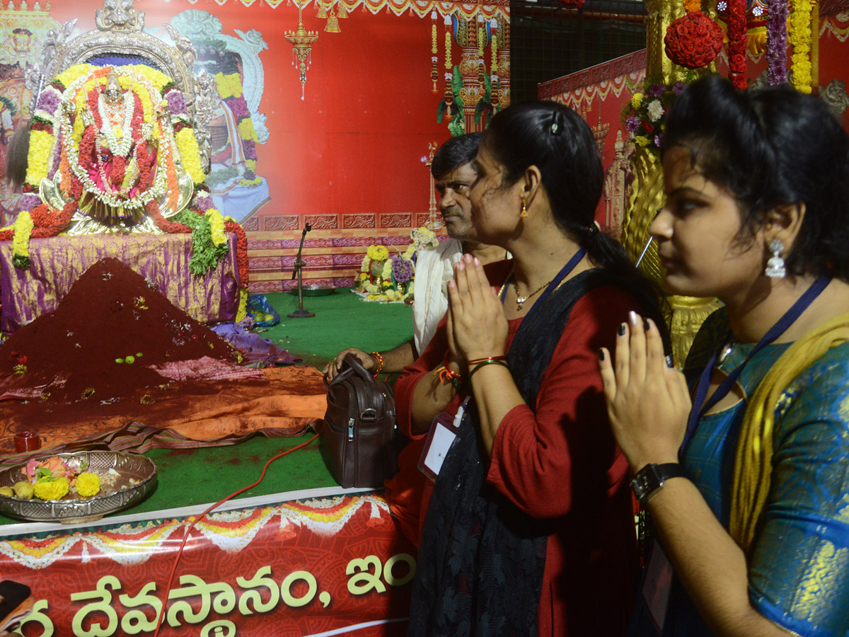 Sri Bala Tripura Sundari Devi Alankaram At Kanaka Durga Temple Photo Gallery - Sakshi