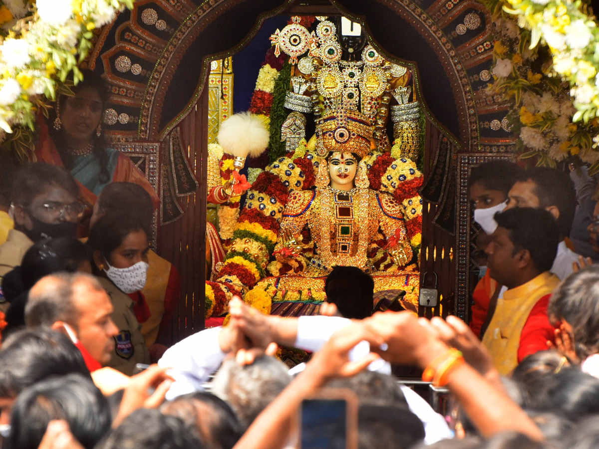 Devotees Rush To Bhagyalakshmi Temple Photo Gallery - Sakshi