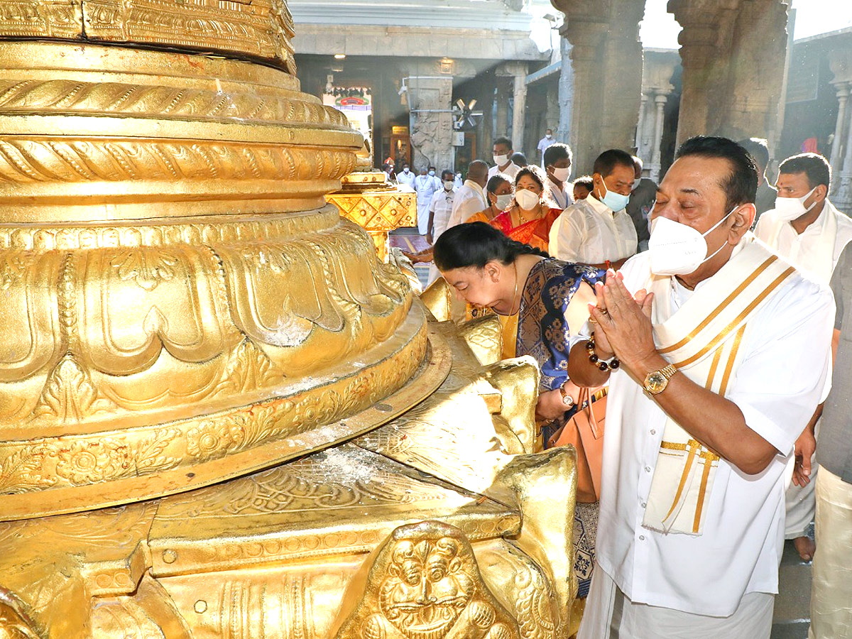 Sri Lanka Prime Minister Mahinda Rajapaksa To Visit Tirumala Temple - Sakshi