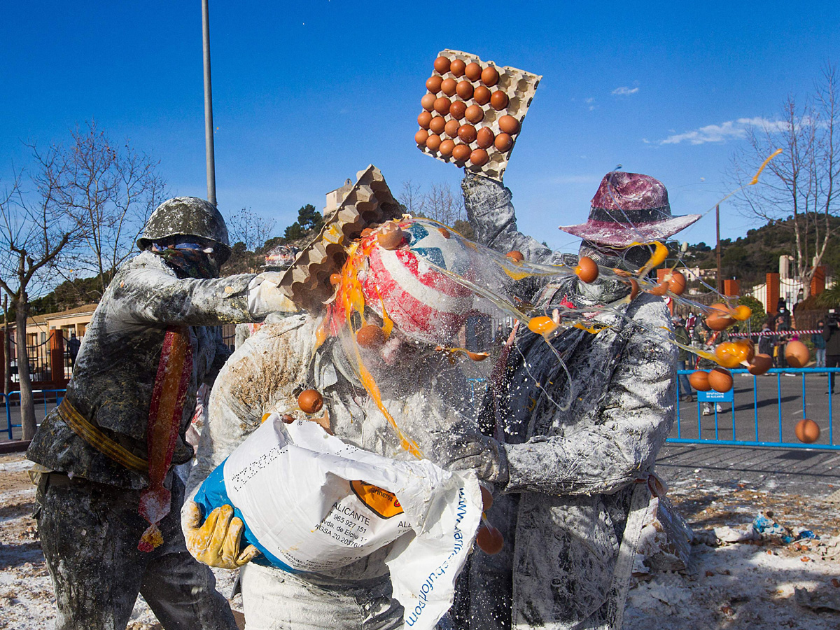 Els Enfarinats festival : 200 year old food fight in Spain Photo Gallery - Sakshi