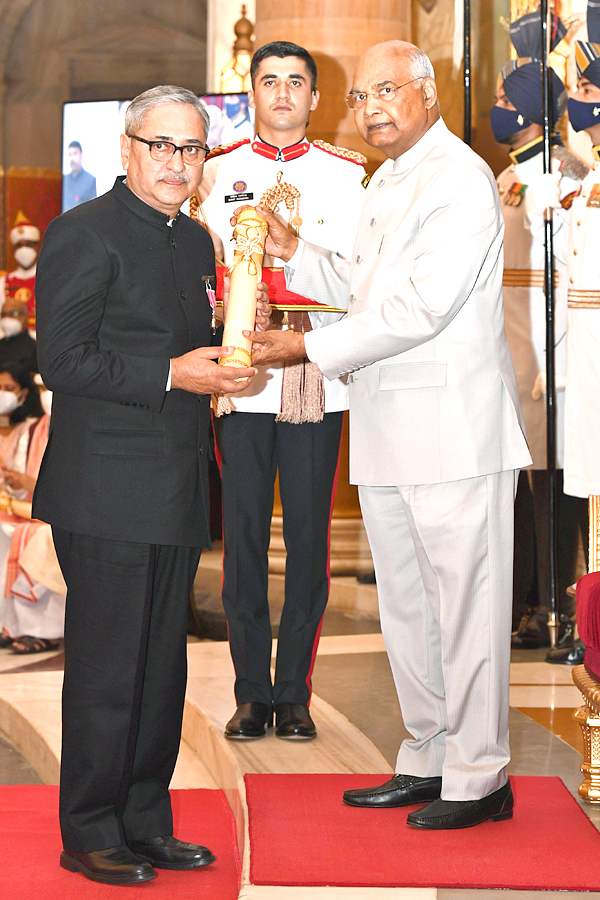 President Kovind Presents Padma Awards at 2022 Ceremony - Sakshi