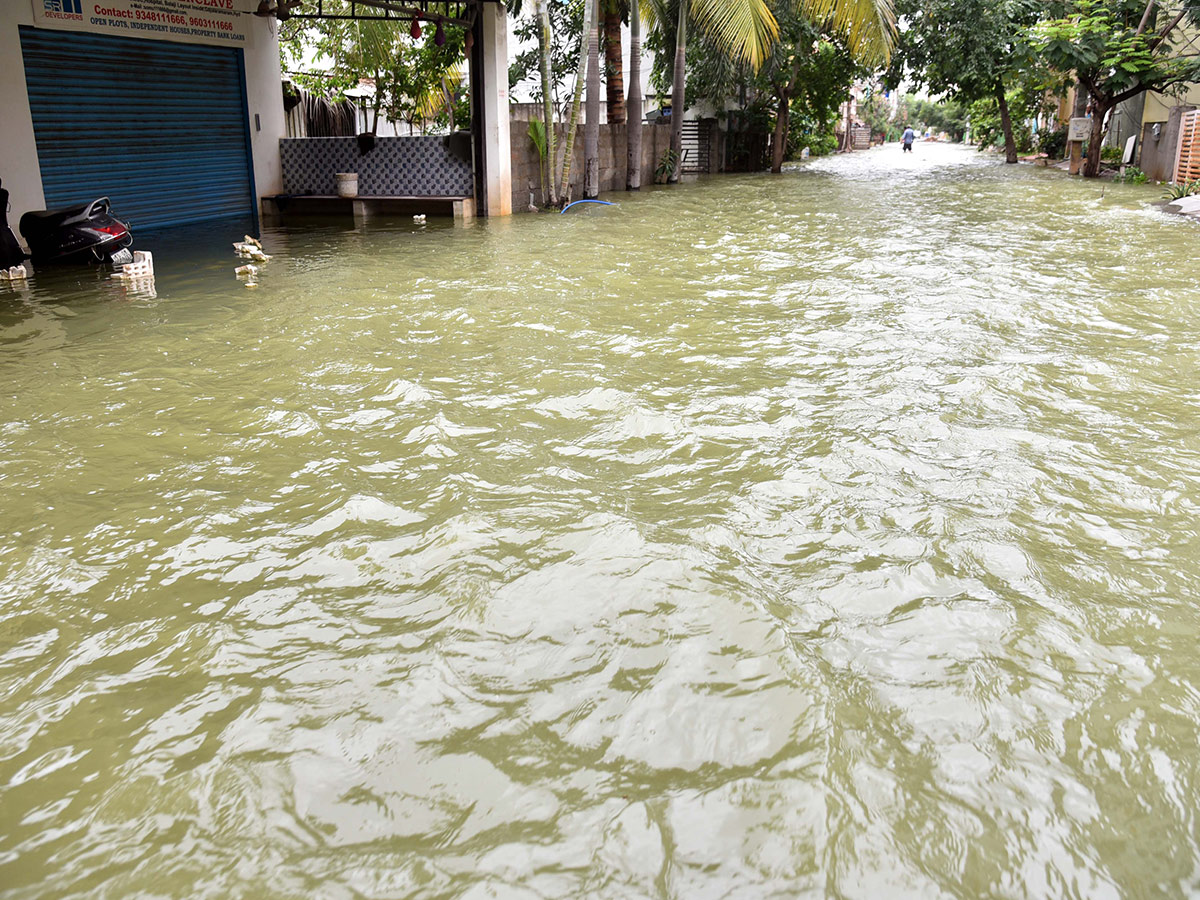 Heavy Rain Alert for Hyderabad Pics - Sakshi