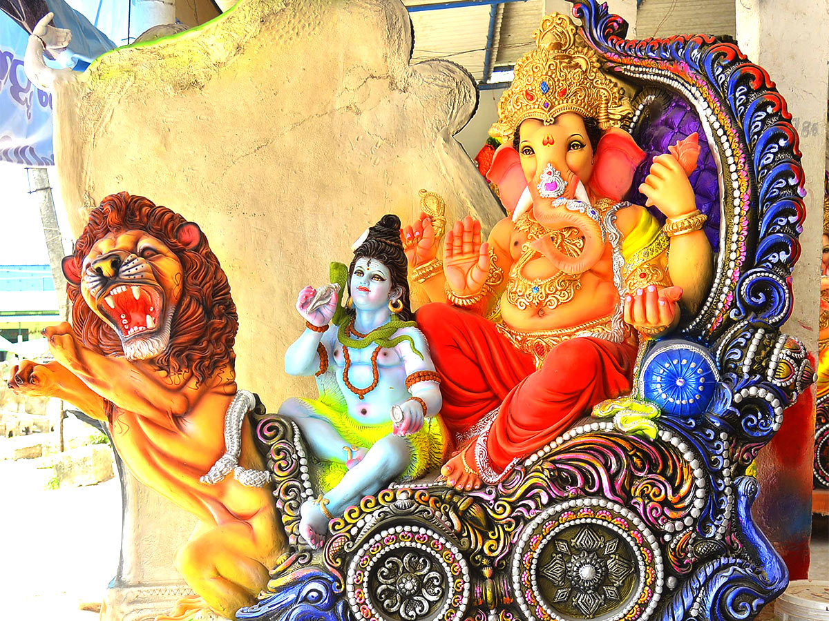 Ganesh Idols Ready For Chavithi Celebrations In Telugu States Photos - Sakshi