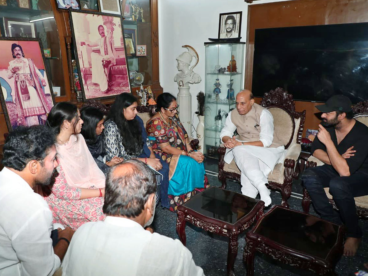 Minister Rajnath Singh meets Prabhas and Krishnam Raju family Photo Gallery - Sakshi