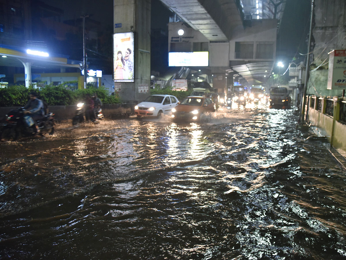 Heavy Rain in Hyderabad - Sakshi