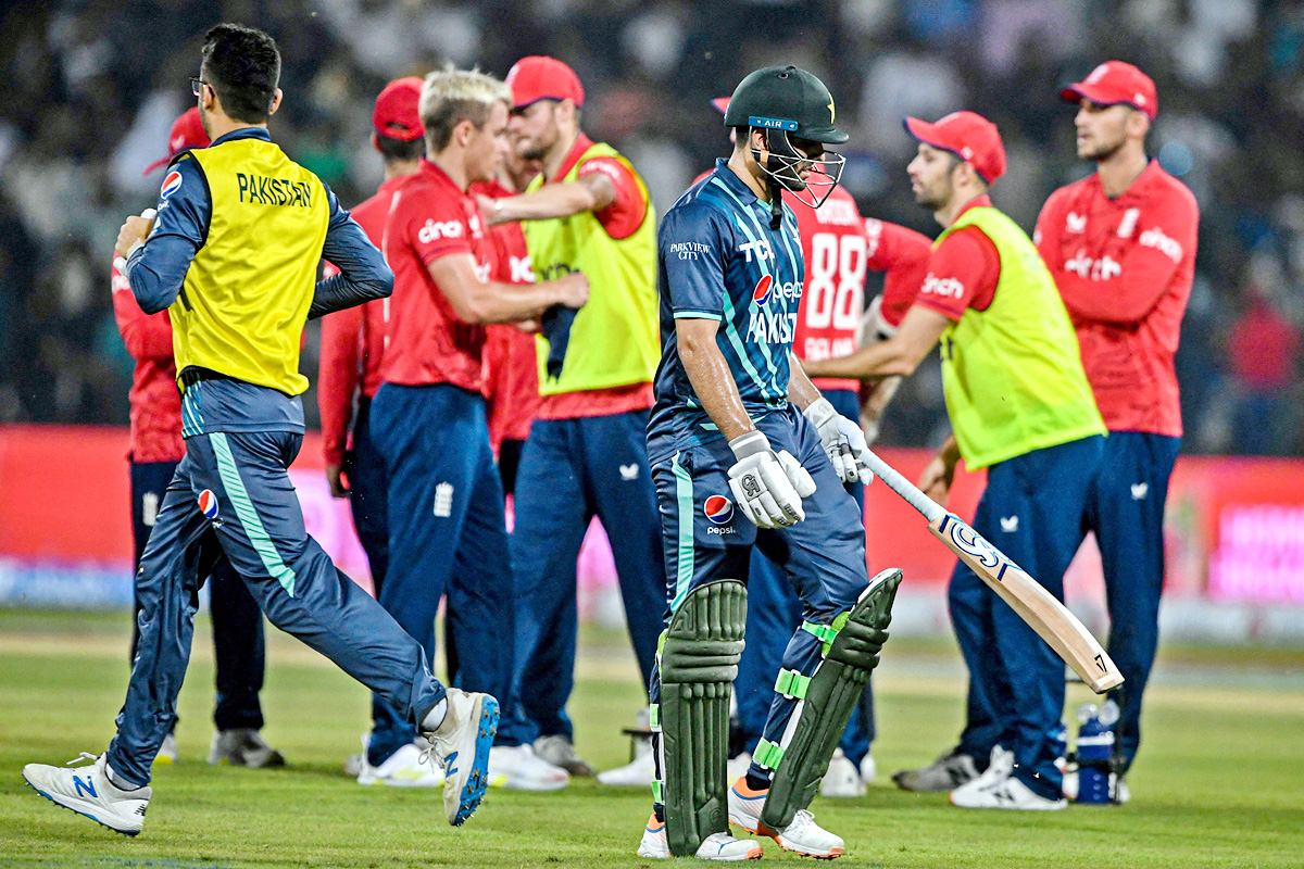 England Beat Pakistan England Won By 8Wickets - Sakshi