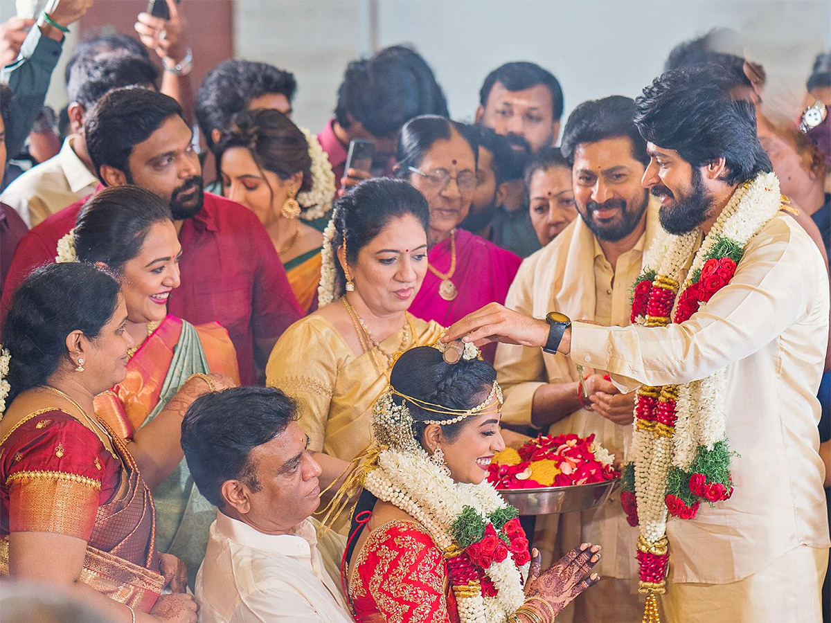 Harish Kalyan Wedding Photos HD - Sakshi