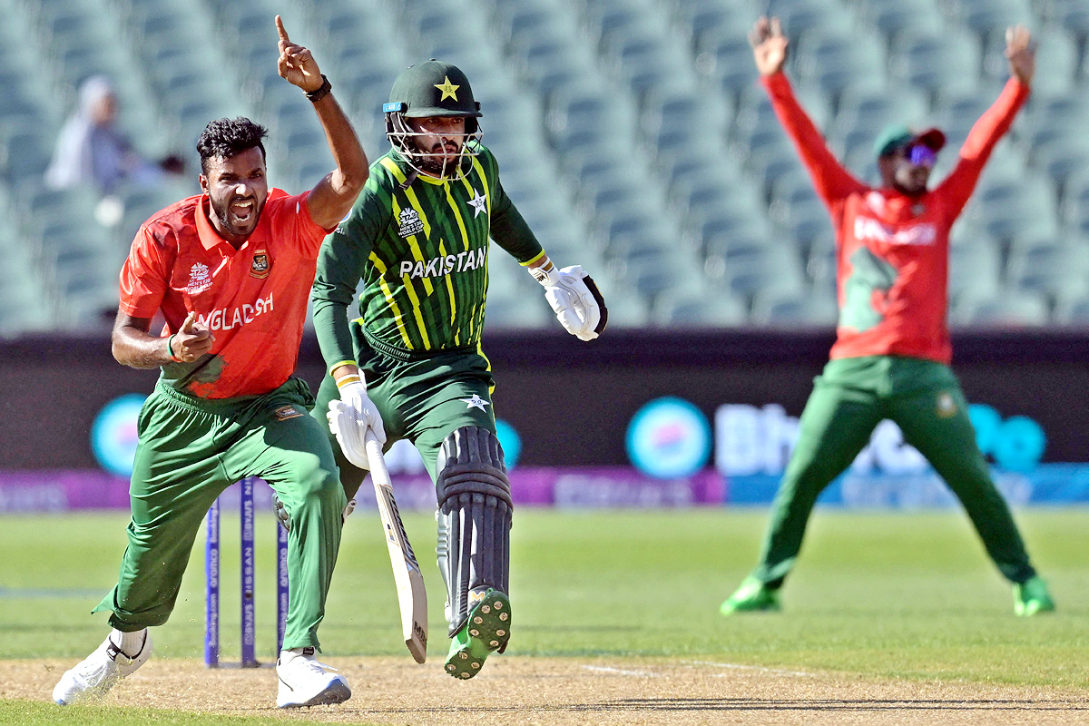 Pakistan Won By Bangladesh In T20 World Cup - Sakshi