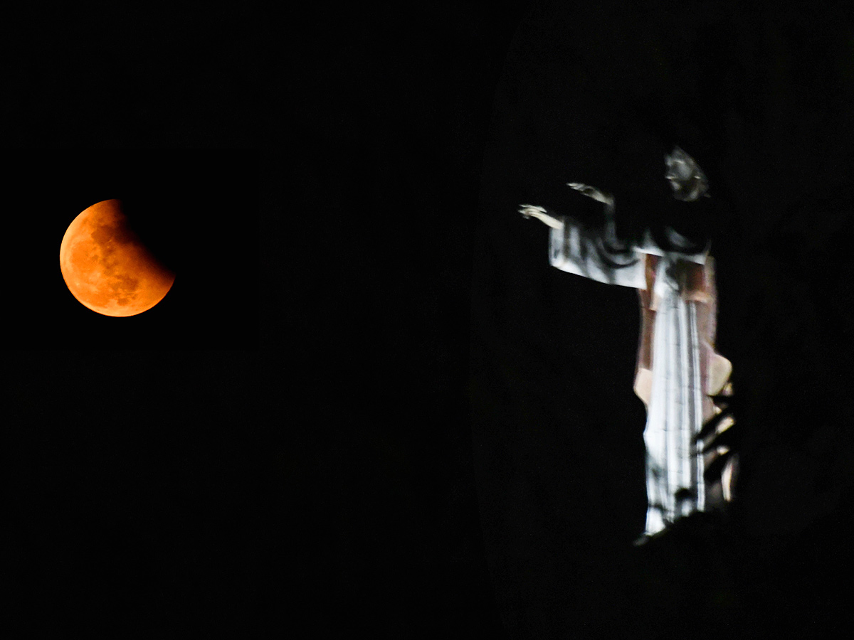 Lunar Eclipse Chandra Grahan 2022 In Telugu States Photos Surfaced - Sakshi