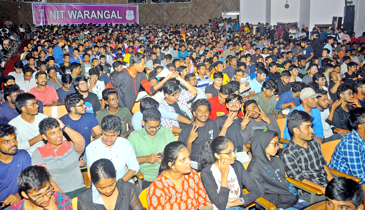 DJ Music And Dance Night Show In Nit Auditorium at Warangal - Sakshi