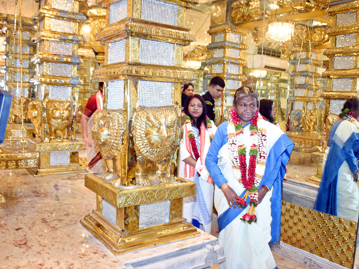 President Draupadi Murmu Visits Yadadri Temple Photos - Sakshi