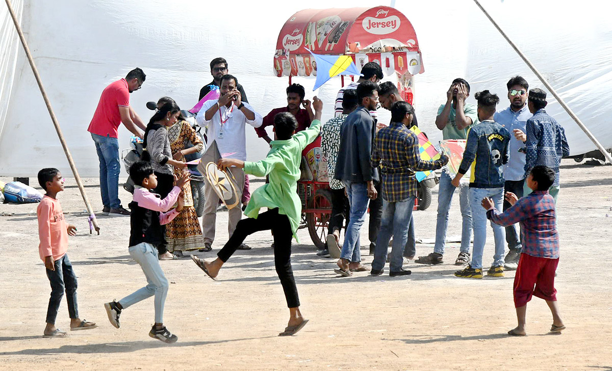 Kites Festival at Parade Grounds   - Sakshi