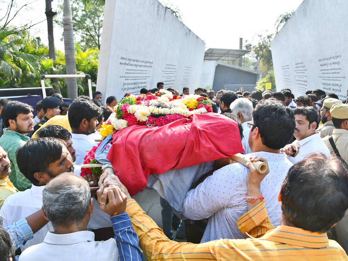  Taraka Ratna Funeral Photos - Sakshi