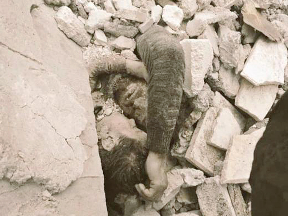 Turkey And Syria Earthquake Heart Touching Viral Photos - Sakshi