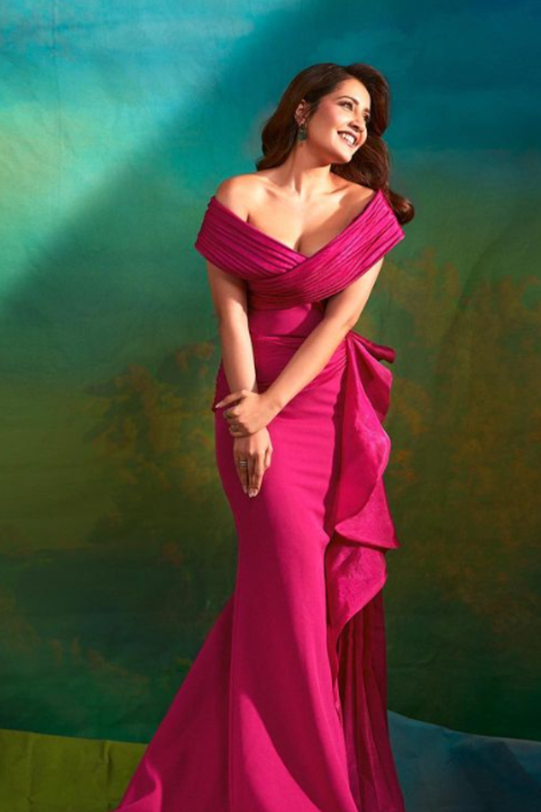 Indian Actress Rashi Khanna Gorgeous HD Photo Gallery - Sakshi