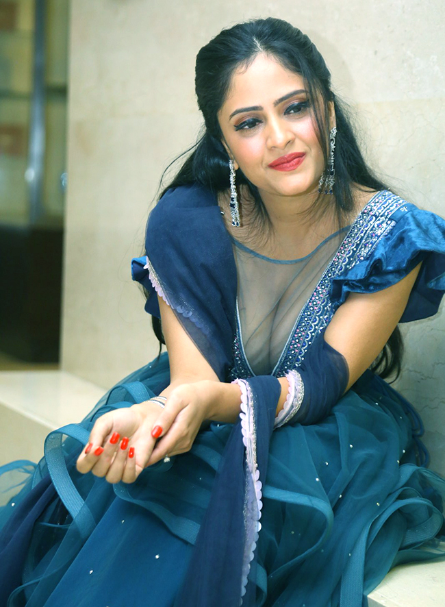 Actress Sania Thakur PhotoShot - Sakshi