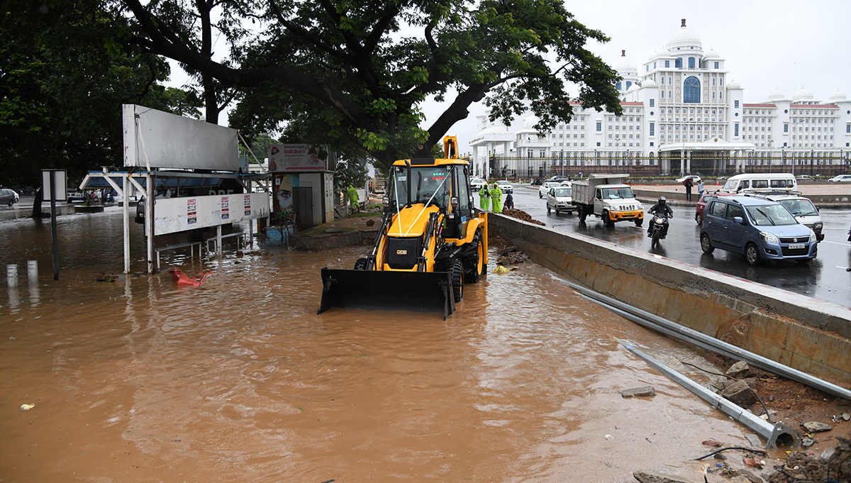 Heavy Rains In Hyderabad - Sakshi