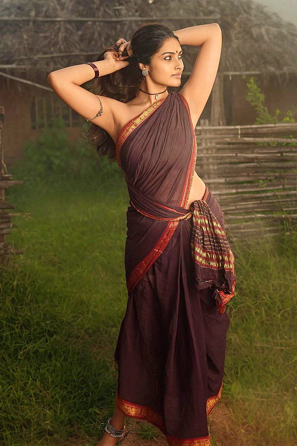 Divi Vadthya HD Latest Photos - Sakshi