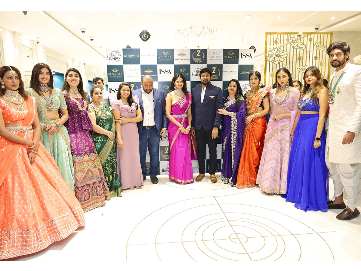 Vega Sri 2nd Anniversary Gold And Diamonds Special Collections - Sakshi