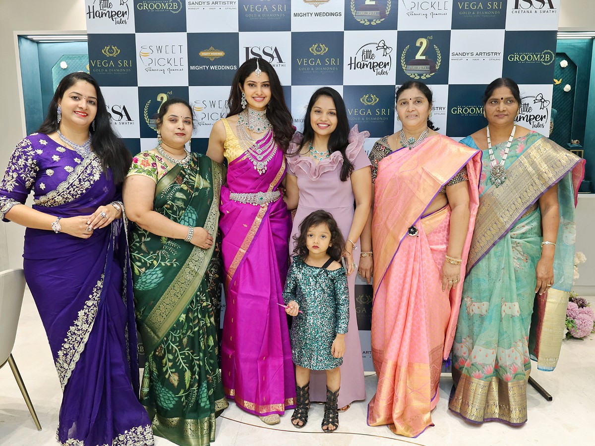 Vega Sri 2nd Anniversary Gold And Diamonds Special Collections - Sakshi