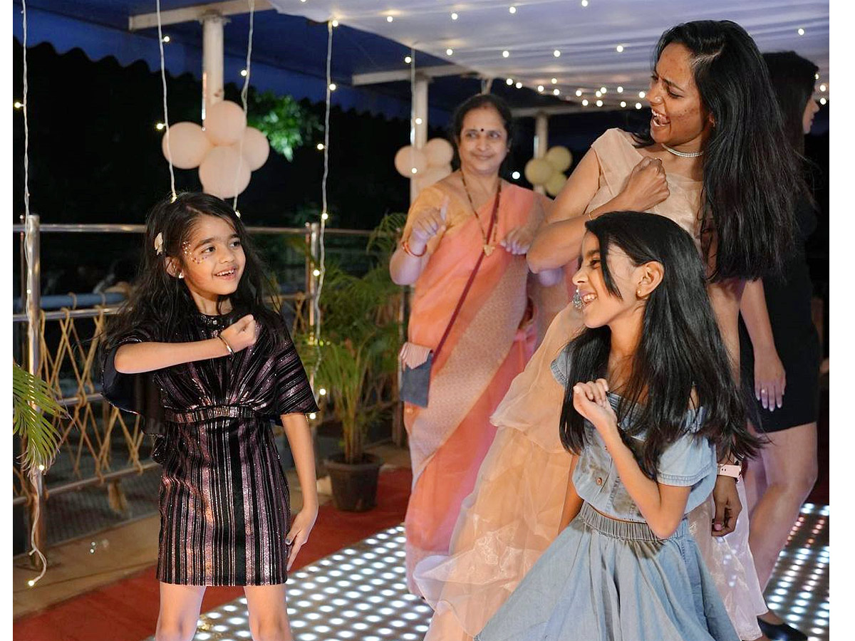 Anchor Ravi Daughter Viya Birthday Celebrations With Bigg Boss Contestants Photos - Sakshi
