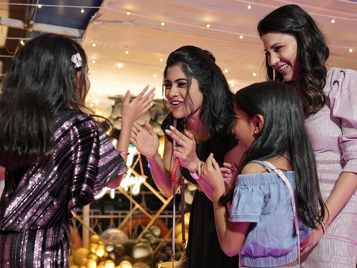 Anchor Ravi Daughter Viya Birthday Celebrations With Bigg Boss Contestants Photos - Sakshi