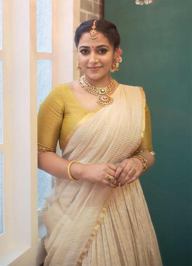 Actress Anu Sithara HD Images - Sakshi