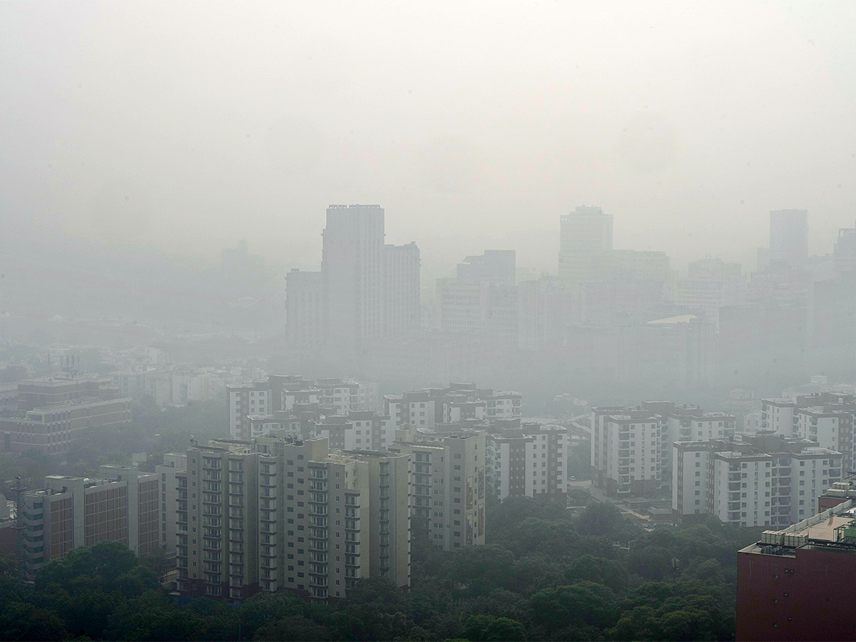 Delhi People Suffering Dangerous Air Pollution Photos - Sakshi
