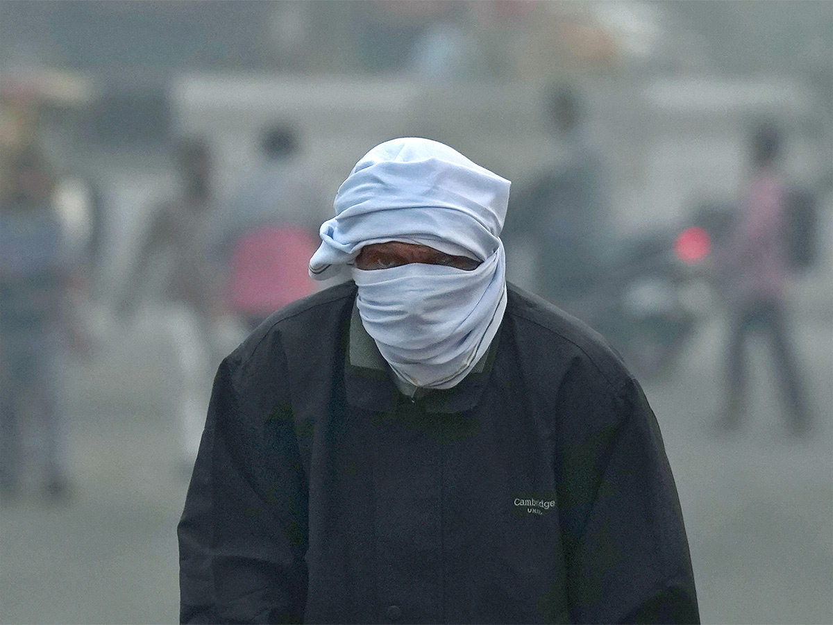 Delhi People Suffering Dangerous Air Pollution Photos - Sakshi