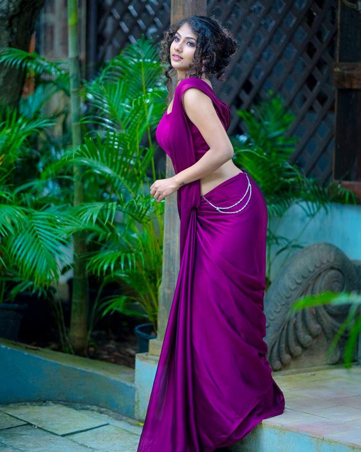 RGV Actress Aaradhya Devi Glamorous Photos Gallery Goes Viral - Sakshi