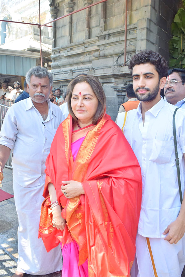 Actress Jaya Prada Visits Tirumala Srivari Temple Photos - Sakshi