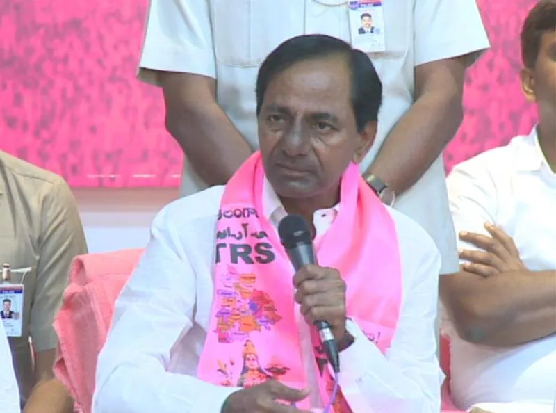 we will give home lands to telangana journalists with in one month: KCR