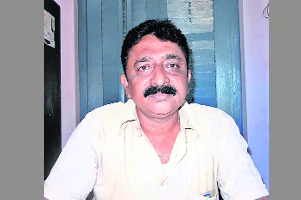 Deputy Tahsildar Raja Sridhar Arrested in Cippada land danda - Sakshi