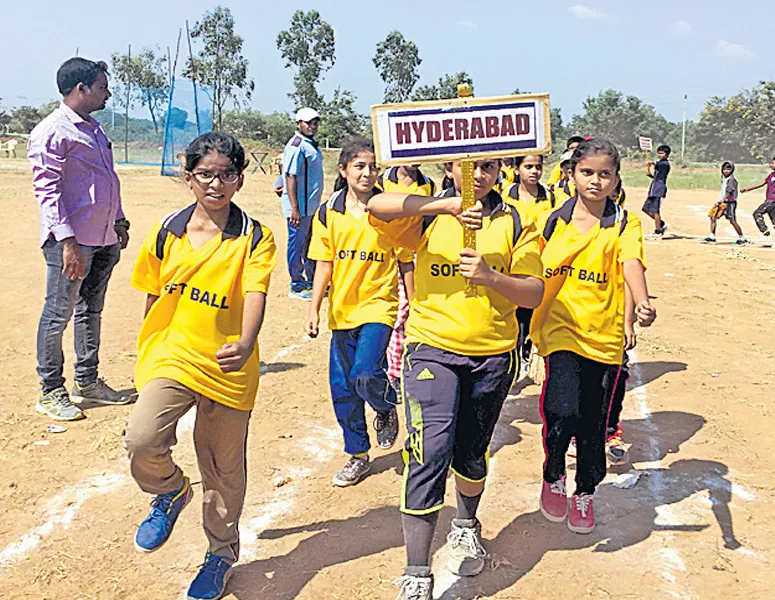 hyderabad got mixed results in softball championship