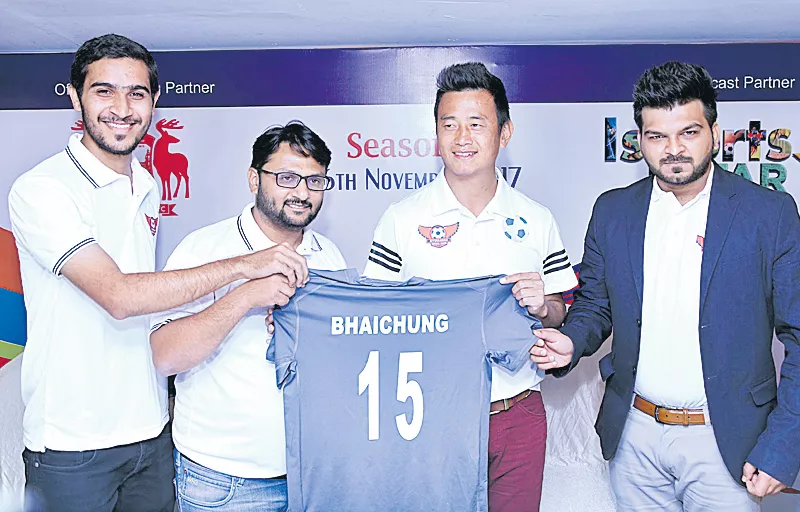 Baichung Bhutia to mentor Hyderabad Football League - Sakshi