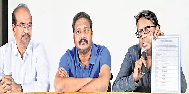 Producers, director Gunasekhar spoke to the media on Thursday. - Sakshi