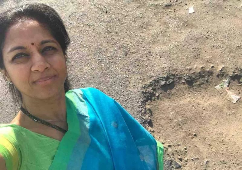 Supriya Sule's selfie with potholes - Sakshi