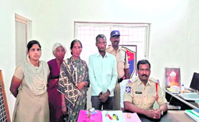 Three arrested in Woman's murder case - Sakshi