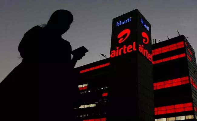 Airtel launches another Reliance JioPhone rival, Celkon Smart 4G+ - Sakshi