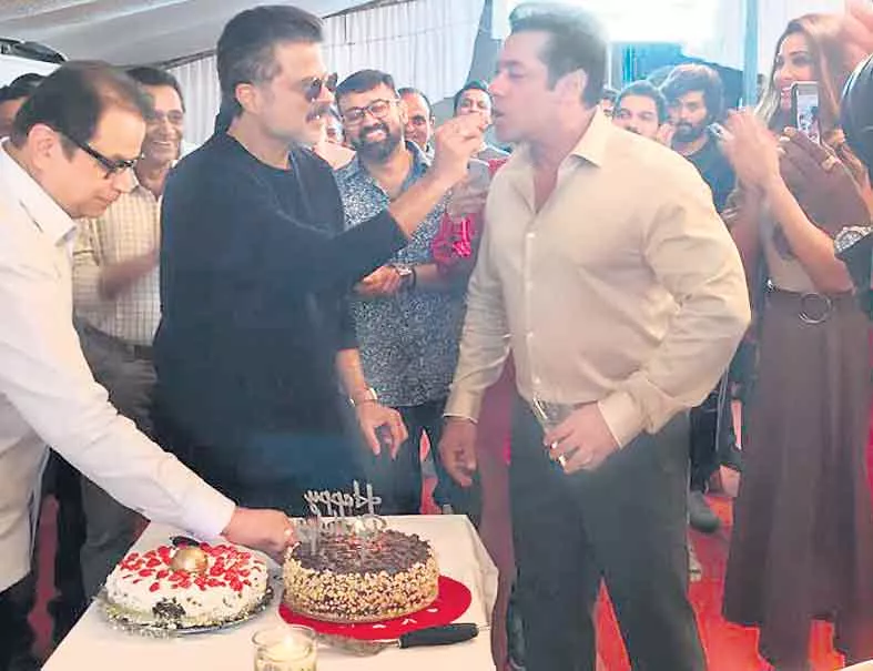 Anil Kapoor celebrates birthday with Salman Khan on sets of Race 3 - Sakshi