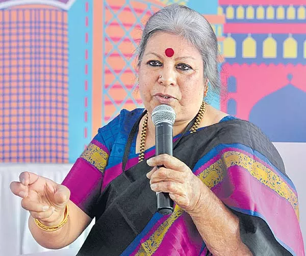 Day One of Hyderabad Literary Fest mesmerizes booklovers - Sakshi